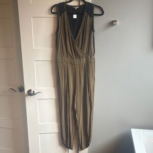 Leifsdottir Anthropologie 8 Sani olive green and black lace jumpsuit sleeveless